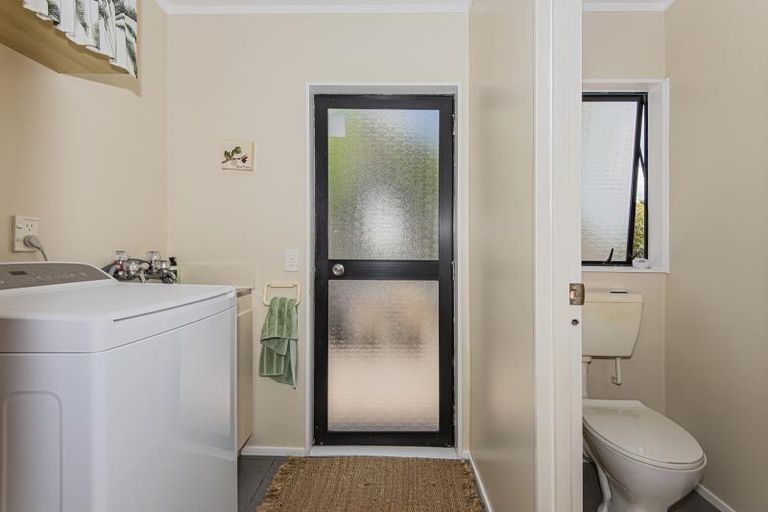 Photo of property in 1 Fairway Drive, Te Kamo, Whangarei, 0112