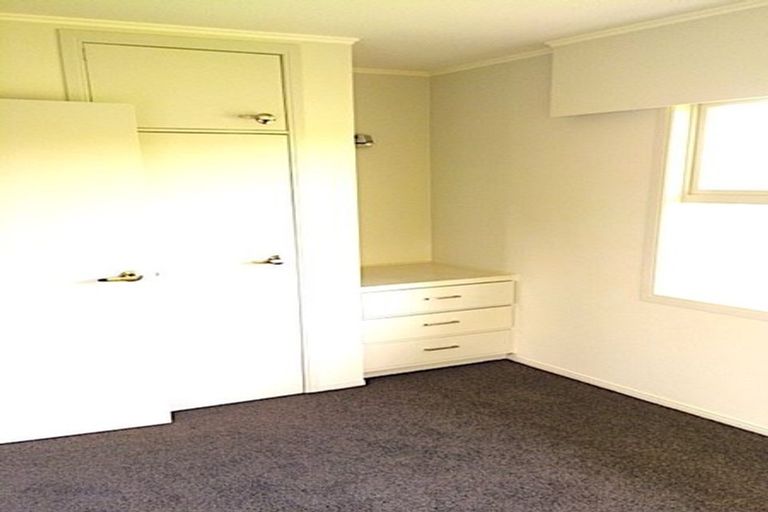 Photo of property in 9 Seaview Road, Castor Bay, Auckland, 0620