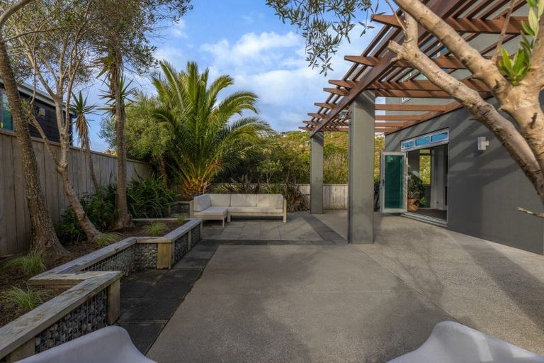 Photo of property in 35 Endeavour Drive, Whitby, Porirua, 5024