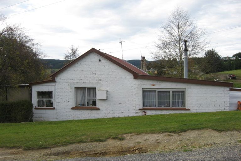 Photo of property in 3 Hill Street, Lawrence, 9532