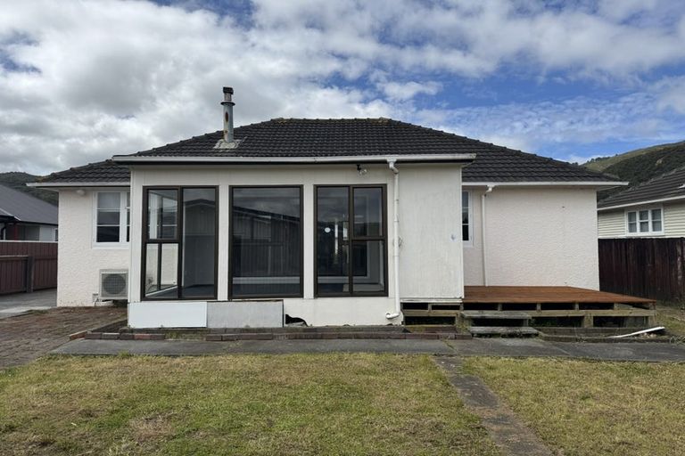Photo of property in 20 Strand Crescent, Naenae, Lower Hutt, 5011