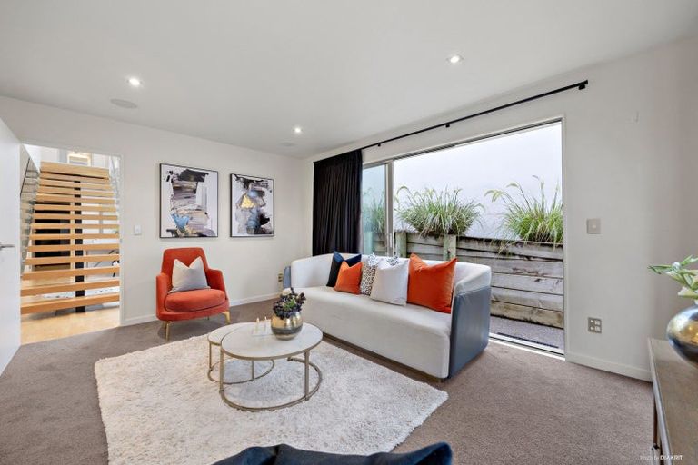 Photo of property in 38a Takutai Avenue, Bucklands Beach, Auckland, 2012