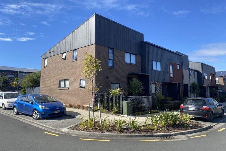 Photo of property in 15 Kotuitui Street, Manukau, Auckland, 2104