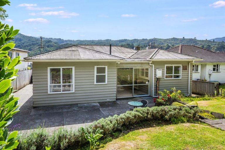 Photo of property in 34 Bledisloe Crescent, Wainuiomata, Lower Hutt, 5014