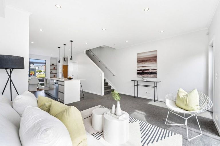 Photo of property in 10 Alexander Willis Crescent, Hobsonville, Auckland, 0616