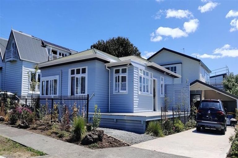 Photo of property in 3a Bayview Road, Hauraki, Auckland, 0622