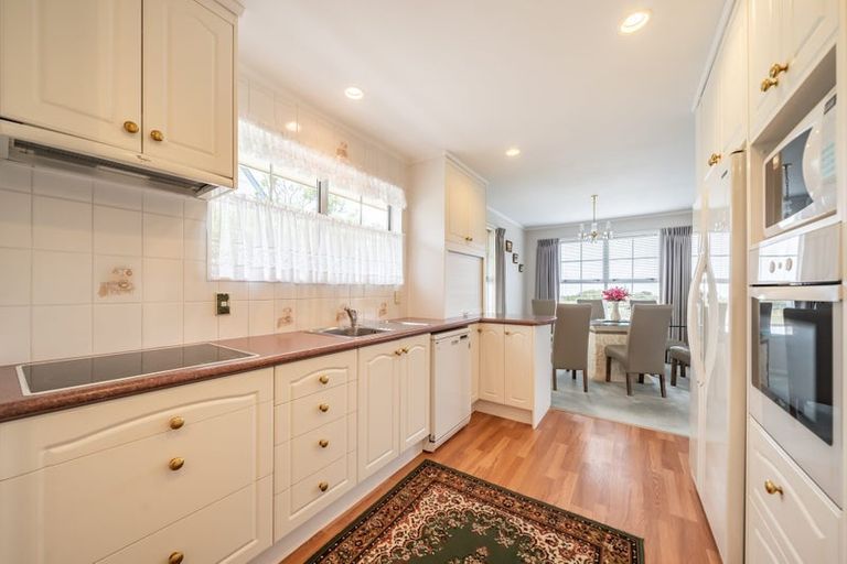 Photo of property in 9 Shaftesbury Grove, Stokes Valley, Lower Hutt, 5019