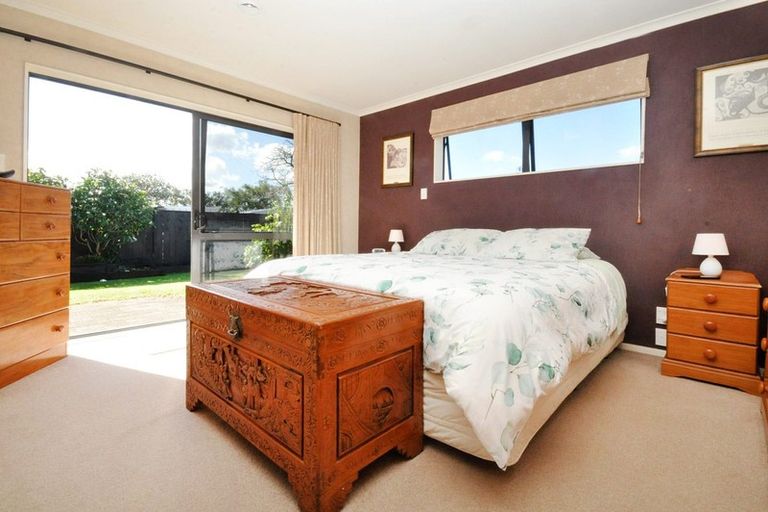 Photo of property in 219 Carnoustie Drive, Wattle Downs, Auckland, 2103