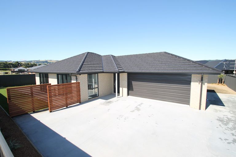 Photo of property in 8 Silverview Place, Mosgiel, 9024