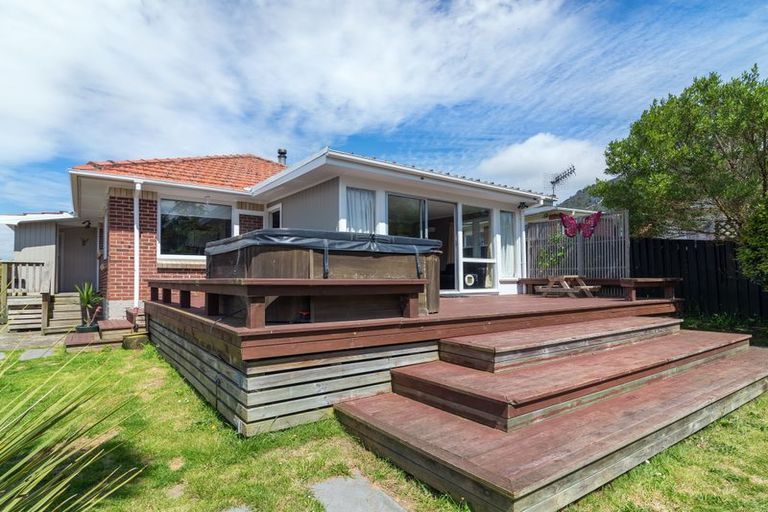 Photo of property in 27 Roosevelt Road, Western Heights, Rotorua, 3015