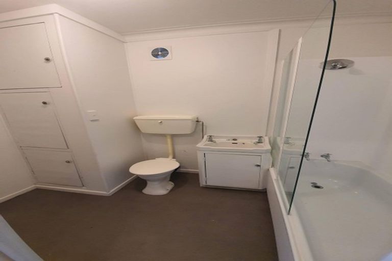 Photo of property in 1/80 Glengarry Road, Glen Eden, Auckland, 0602