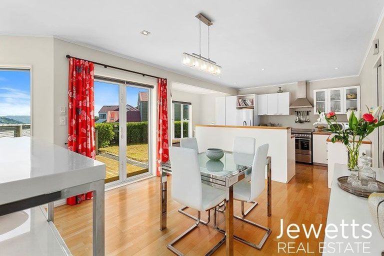 Photo of property in 1 Signallers Grove, Strathmore Park, Wellington, 6022