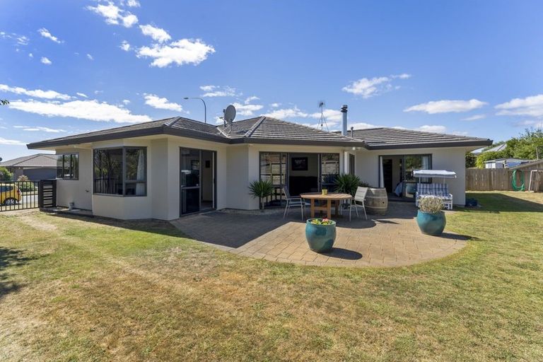 Photo of property in 37 Realm Drive, Paraparaumu, 5032