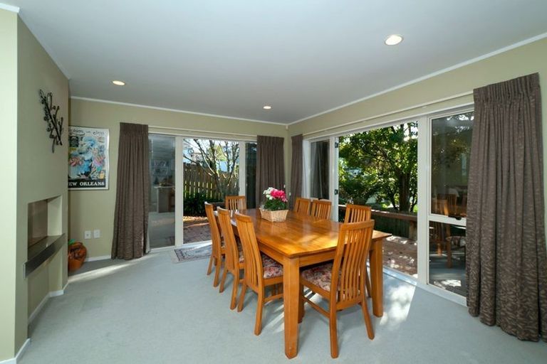 Photo of property in 4 Manu Place, Pinehill, Auckland, 0632