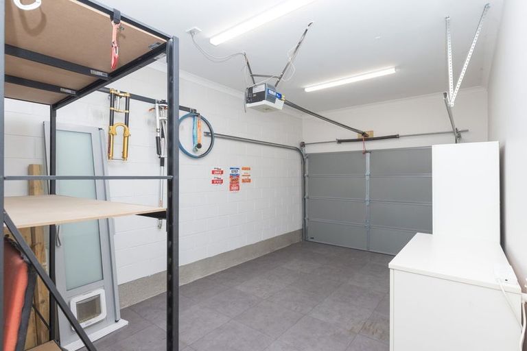 Photo of property in 2/104 Picton Avenue, Riccarton, Christchurch, 8011