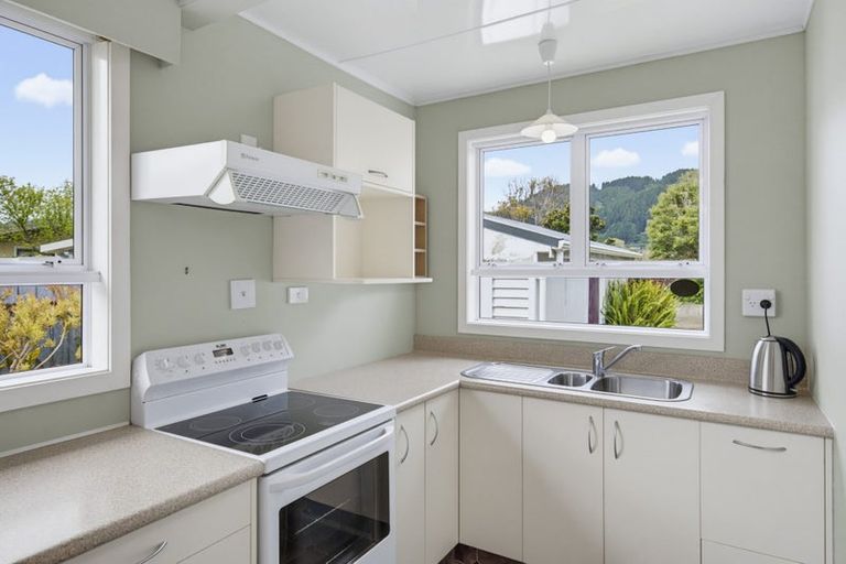 Photo of property in 154 Tilley Road, Paekakariki, 5034