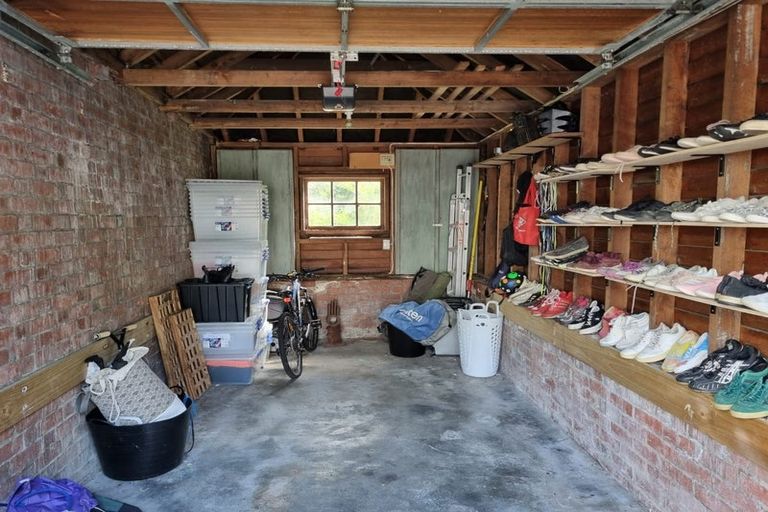 Photo of property in 19 Fitzherbert Terrace, Thorndon, Wellington, 6011