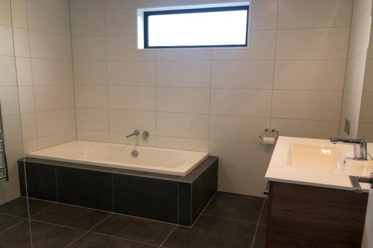 Photo of property in 10 Muster Road, Jacks Point, 9371