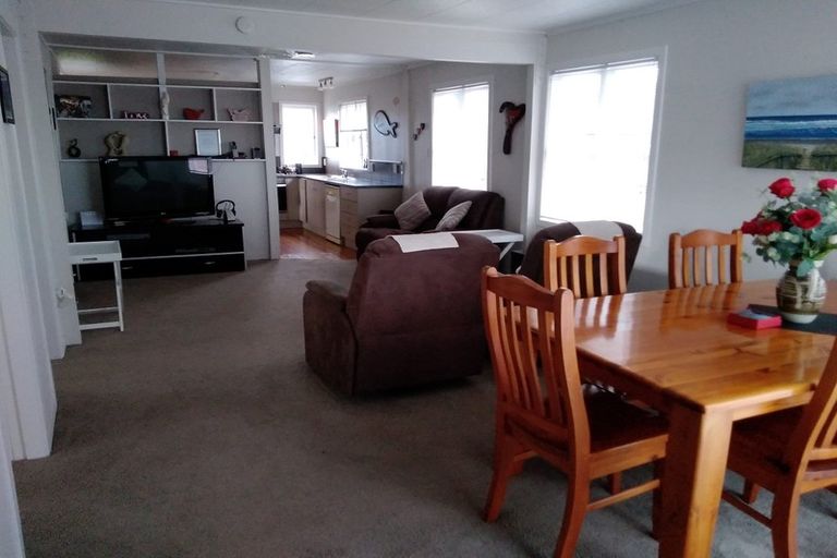 Photo of property in 100 Studholme Street, Morrinsville, 3300