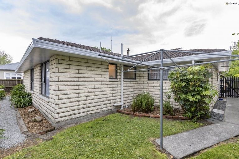 Photo of property in 2/181 Wairakei Road, Bryndwr, Christchurch, 8053