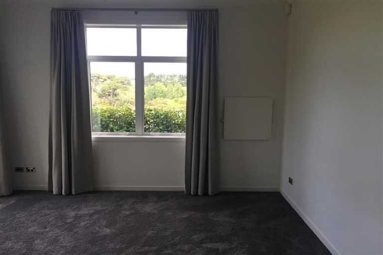 Photo of property in 2 York Terrace, Riverhead, 0820