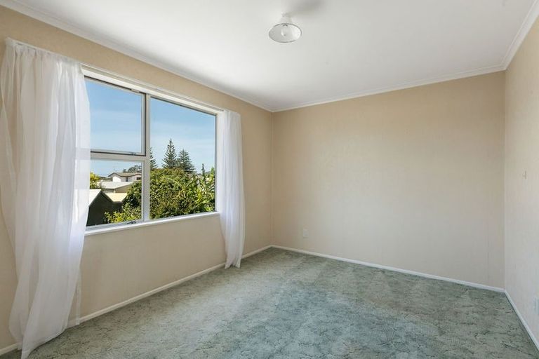 Photo of property in 17 Athenree Road, Athenree, Katikati, 3177
