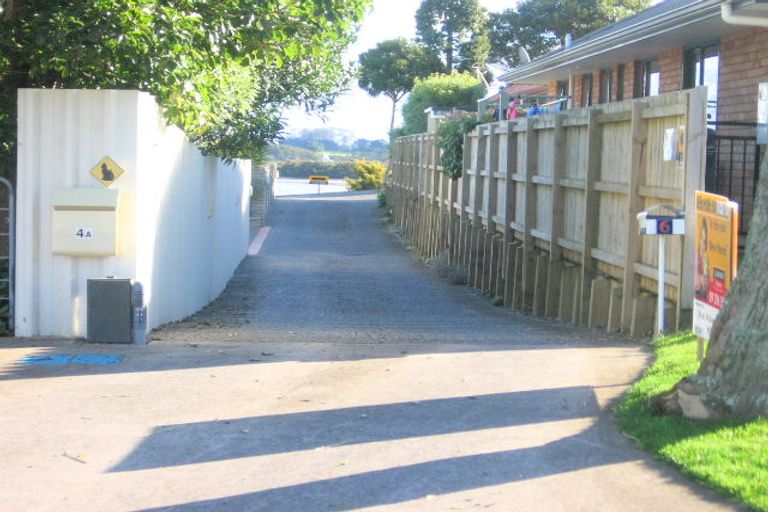 Photo of property in 6 Shepherds Road, Papakura, 2110