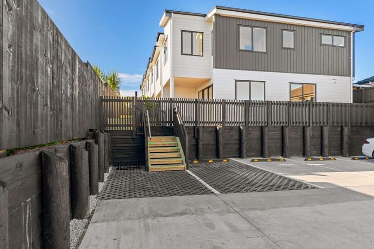 Photo of property in 3/29 Tudor Road, Henderson, Auckland, 0610