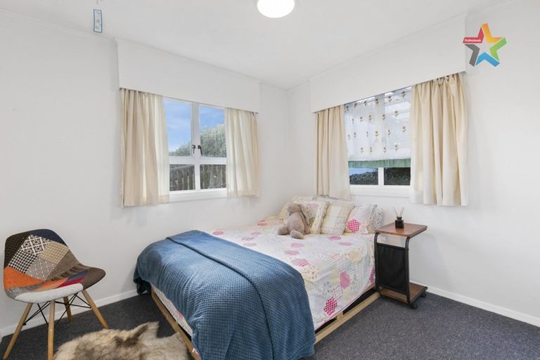 Photo of property in 35 Titiro Moana Road, Korokoro, Lower Hutt, 5012