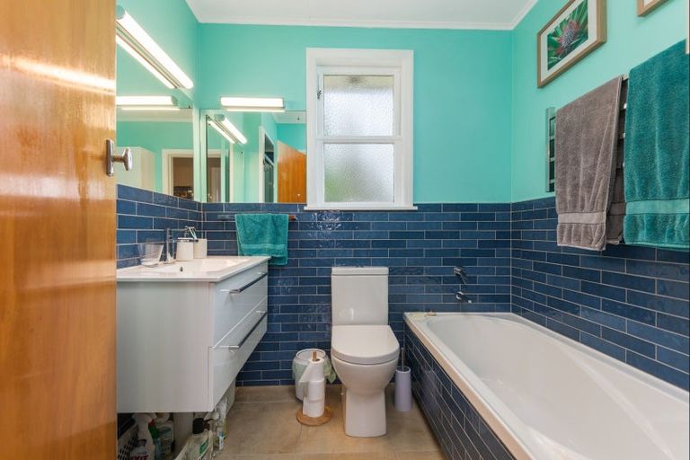 Photo of property in 5 Tingey Place, Awapuni, Palmerston North, 4412