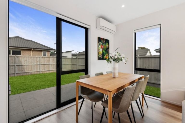 Photo of property in 36 Pepene Avenue, Takanini, 2112