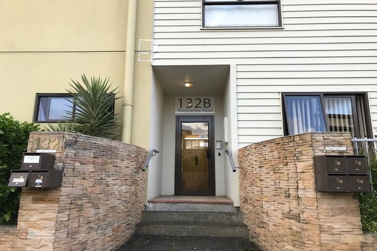 Photo of property in 2/132 Stancombe Road, Flat Bush, Auckland, 2016