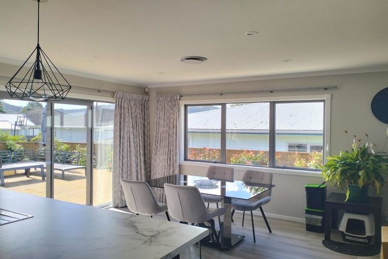 Photo of property in 4a Davis Grove, Wainuiomata, Lower Hutt, 5014