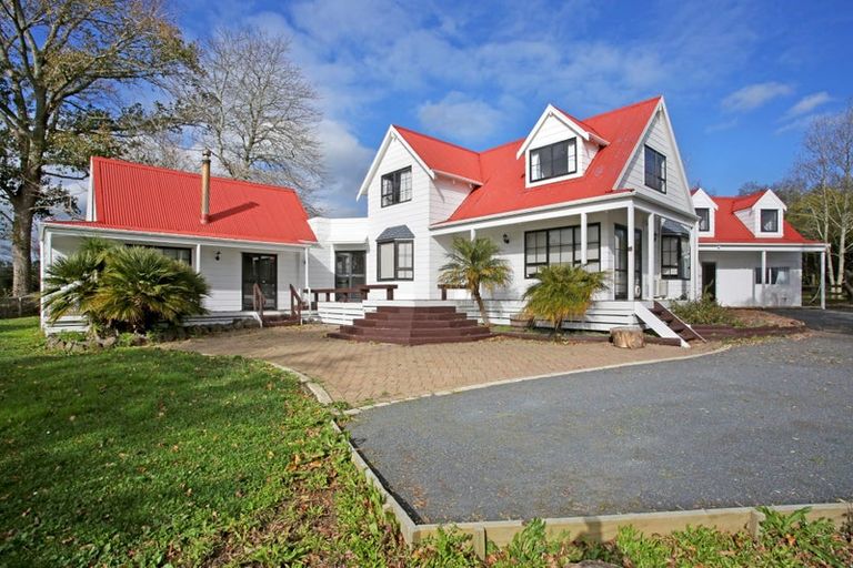 Photo of property in 59 Chamberlain Road, Bombay, 2675