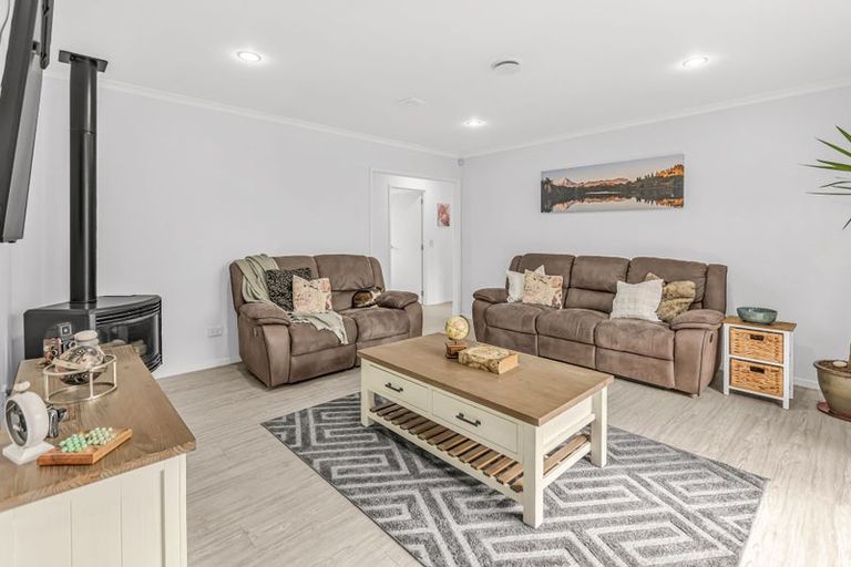 Photo of property in 20 Hoyte Place, Pukehangi, Rotorua, 3015