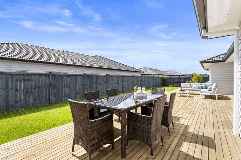 Photo of property in 3 Kuawa Drive, Kumeu, 0810