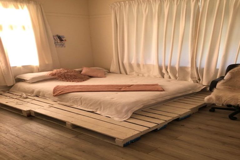 Photo of property in 173 Fifield Terrace, Opawa, Christchurch, 8023