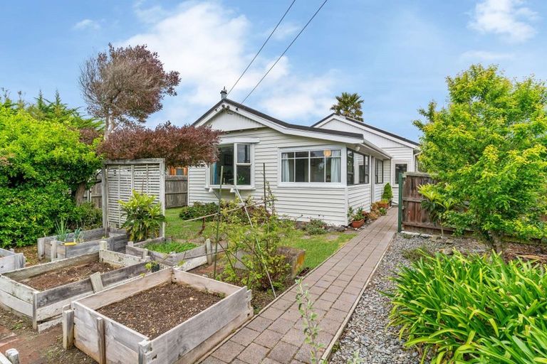 Photo of property in 48 Pine Avenue, New Brighton, Christchurch, 8061