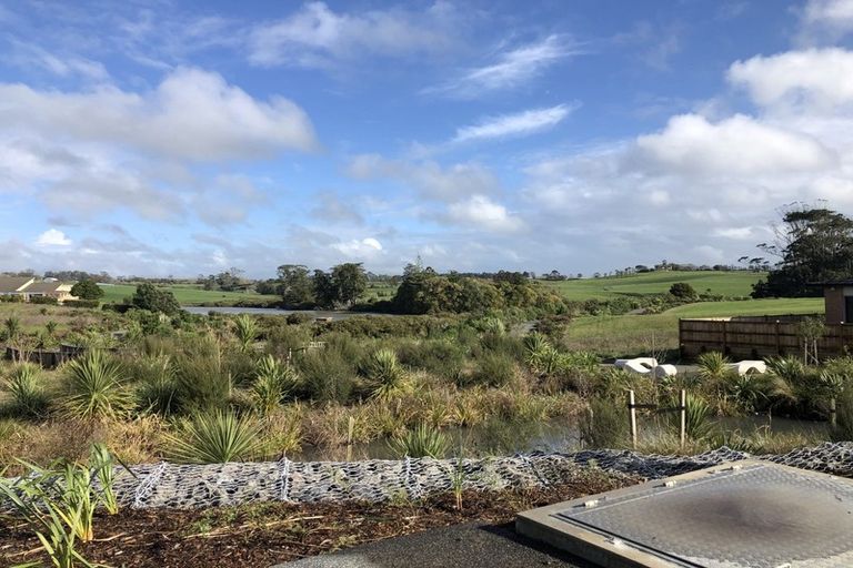 Photo of property in 65 Hayfield Way, Karaka, Papakura, 2113