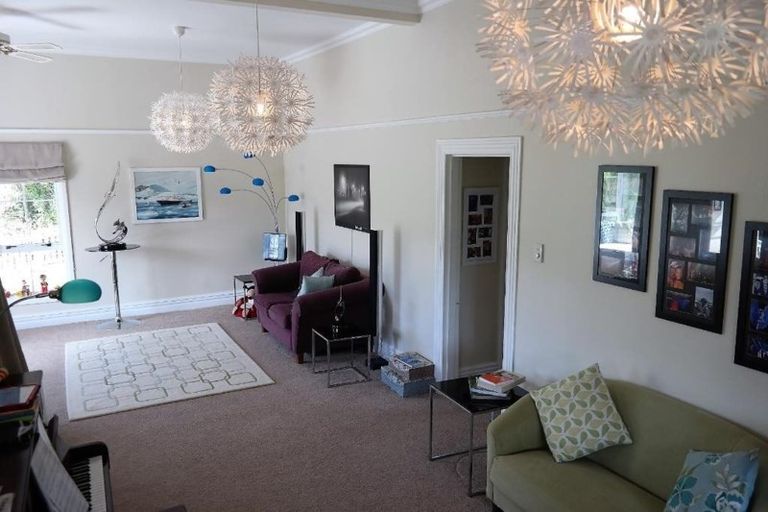 Photo of property in 19 Milton Terrace, Picton, 7220