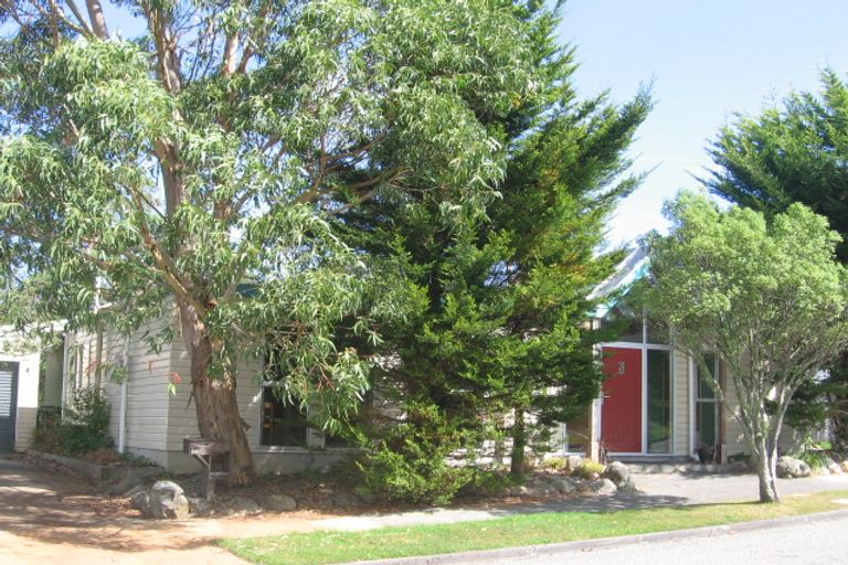 Photo of property in 26 John Witton Drive, Crofton Downs, Wellington, 6035