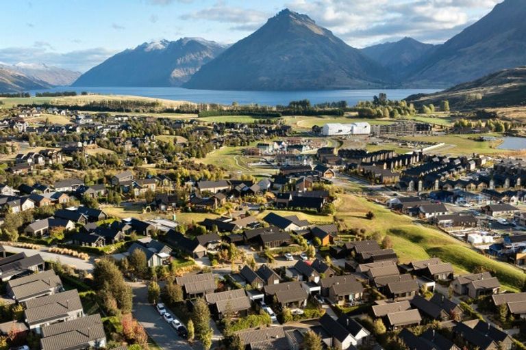 Photo of property in 1 Parera Lane, Jacks Point, Queenstown, 9371