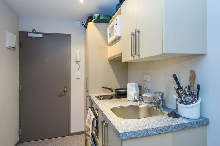 Photo of property in Dual Apartments, 108/142 Vivian Street, Te Aro, Wellington, 6011