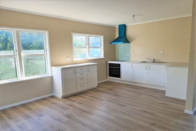 Photo of property in 13 Emirau Place, Glenfield, Auckland, 0629