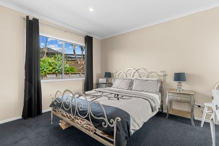 Photo of property in 11 Lupis Way, Kaiwaka, 0573