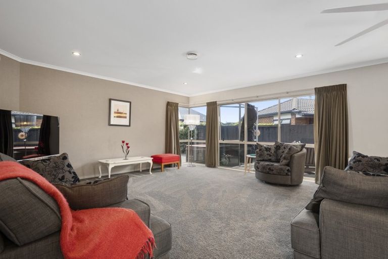 Photo of property in 32 Popata Close, Papamoa Beach, Papamoa, 3118