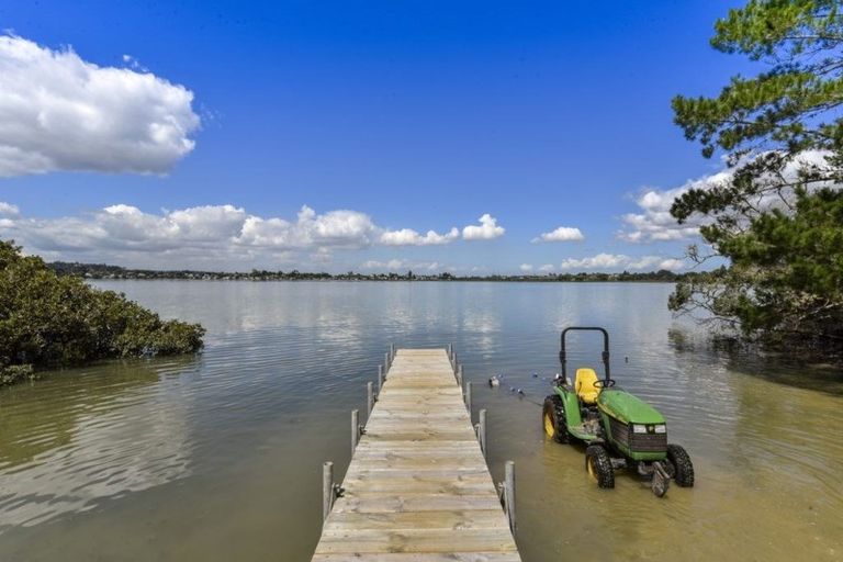 Photo of property in 34 Merewhira Road, Paremoremo, Albany, 0793