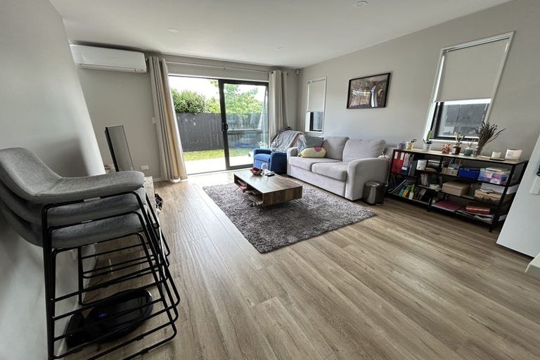 Photo of property in 5/30 West Coast Road, Glen Eden, Auckland, 0602