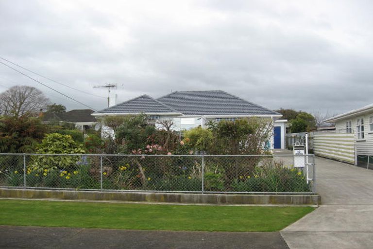 Photo of property in 10a Chester Street, Levin, 5510