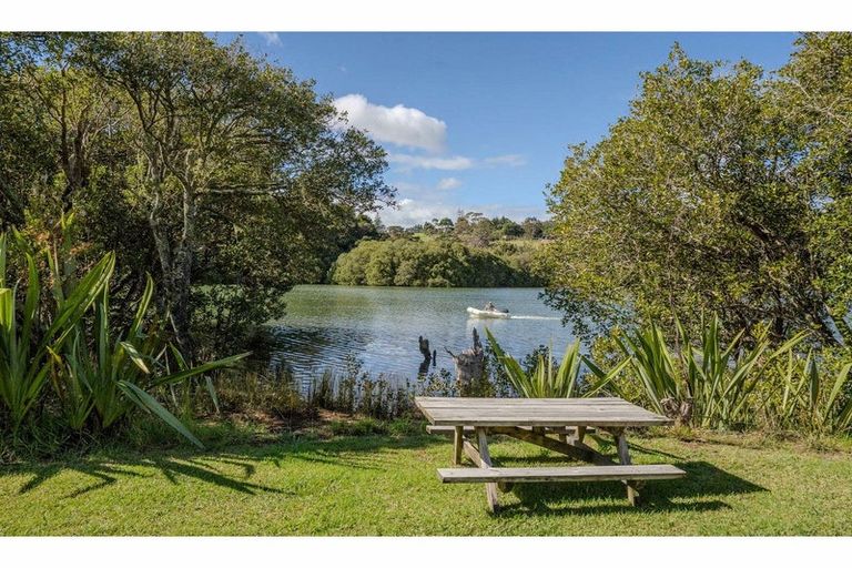 Photo of property in 105 Kemp Road, Kerikeri, 0230